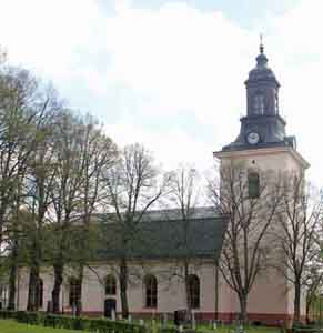 En kyrkobyggnad i klassisk 1800-talsstil